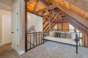 Interior - Access to Pinebrook Lake, AC, Pool Table (Arnold)