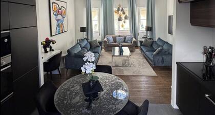 A typical Cannes townhouse, 450 meters from the Croisette