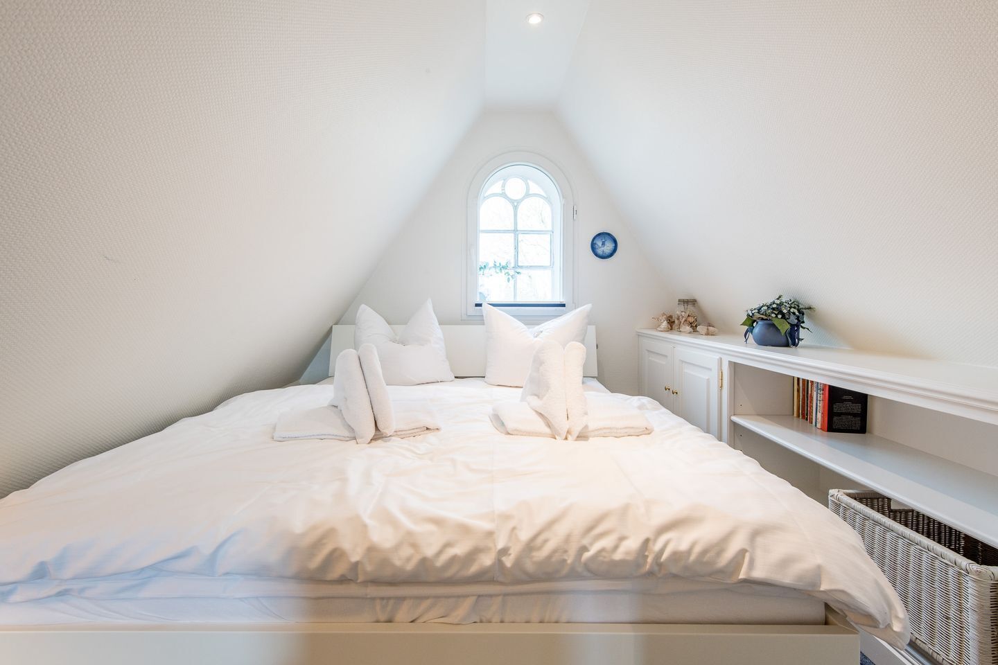 3 slaapkamers, een strijkplank/strijkijzer, wifi, beddengoed