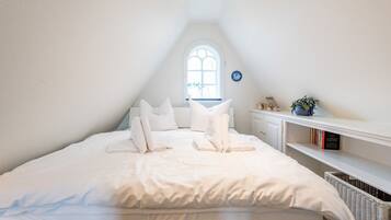 3 slaapkamers, een strijkplank/strijkijzer, wifi, beddengoed