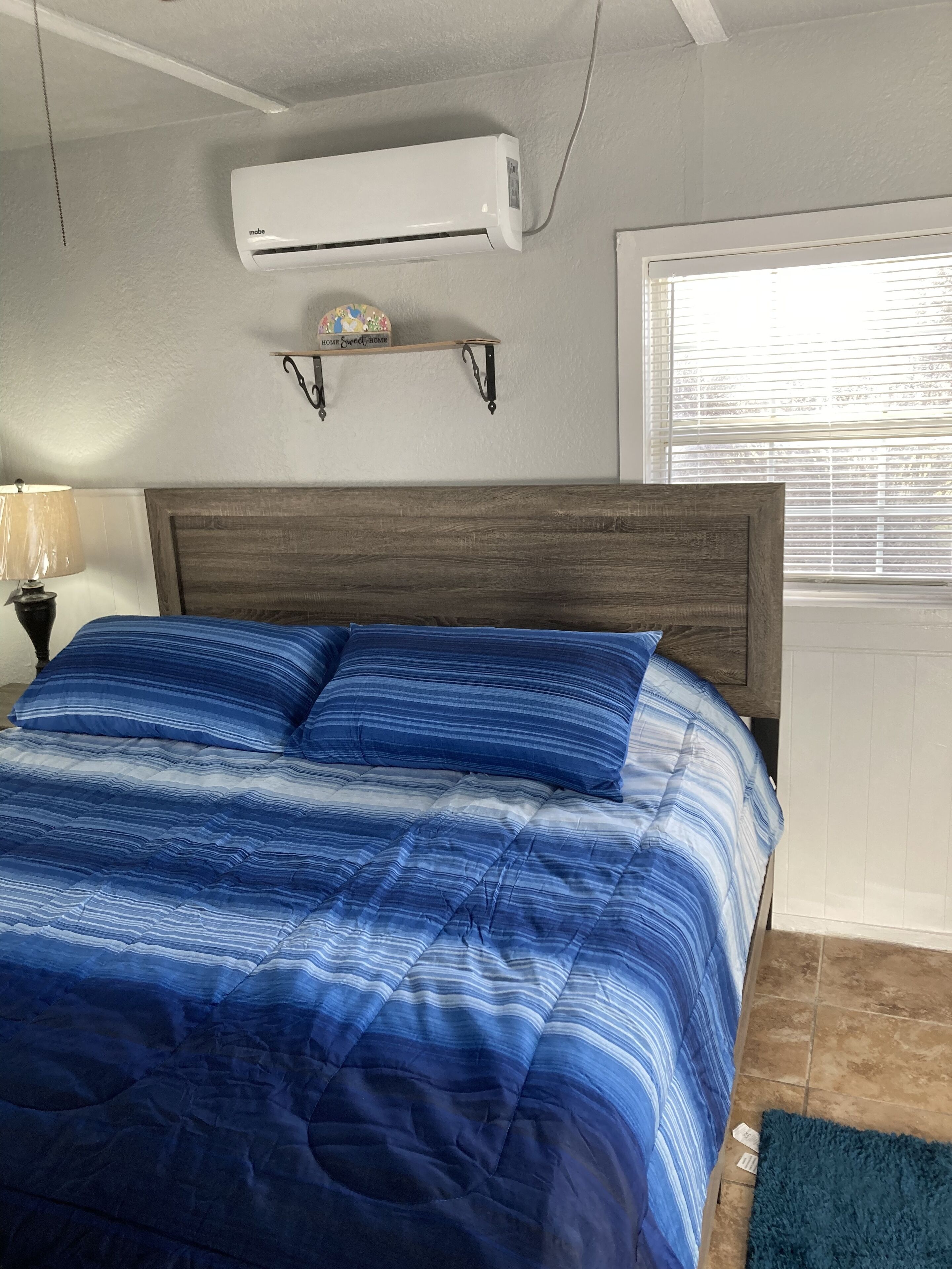 1 soverom, skrivebord, strykejern/-brett og wi-fi (inkludert)