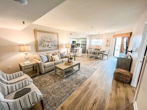 Smart TV, DVD player, books - Beach View Condo, Indoor Pool Sleeps 10 /King Bed in Fort Morgan, Steps to Beach (Gulf Shores)