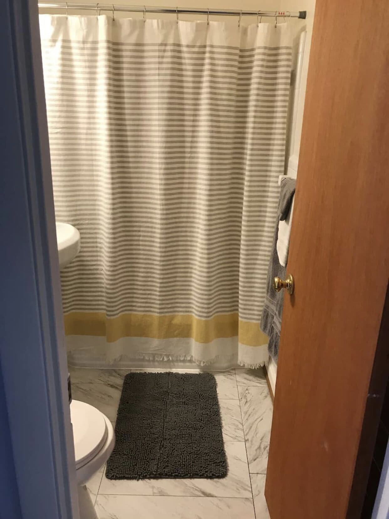 Gallery Studio Apartment, 1 Queen Bed | Bathroom | Bathtub, free toiletries, hair dryer, soap