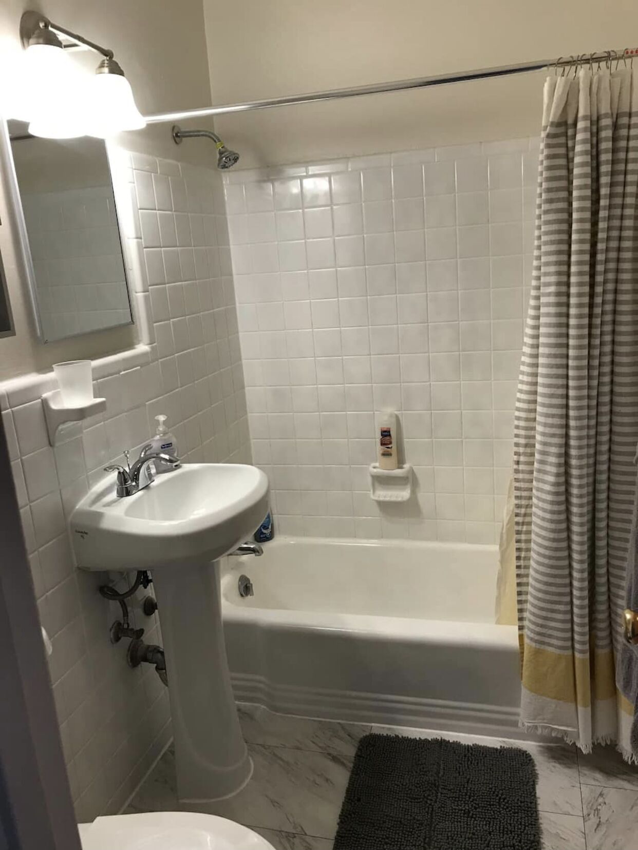 Appartement Galerie, 1 grand lit et 1 canapé-lit | Salle de bain | Baignoire, articles de toilette gratuits, sèche-cheveux, savon