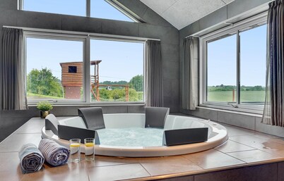 Cozy home in Spøttrup with WiFi