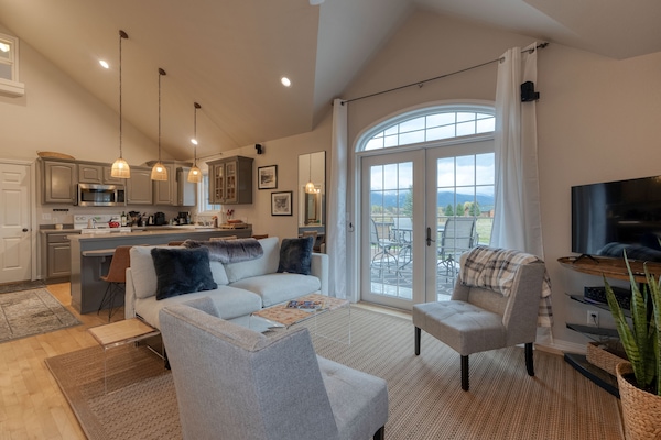 Televisor intel·ligent, llar de foc i estèreo