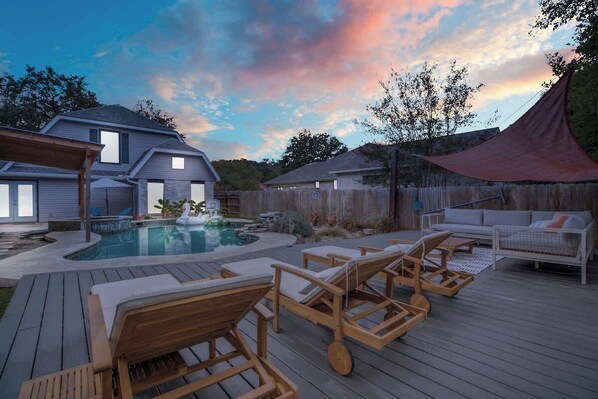 Pool - 5BR w/ Pool, Hot Tub, Game Room, BBQ – Sleeps 14 (San Antonio)