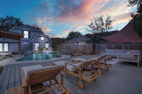 5BR w/ Pool, Hot Tub, Game Room, BBQ – Sleeps 14