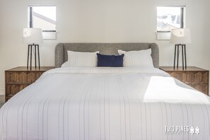 5 bedrooms, iron/ironing board, WiFi, bed sheets