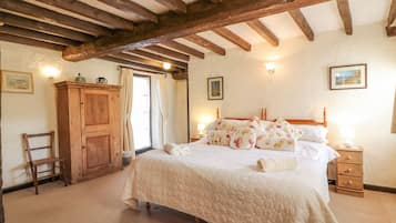 1 quarto, individualmente decorados, individualmente mobiliados