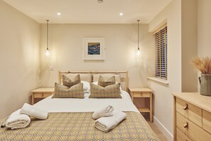 3 bedrooms, iron/ironing board, WiFi