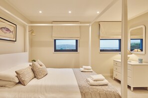 3 bedrooms, iron/ironing board, WiFi - Ty Alice - Luxury Cottages (Swansea)