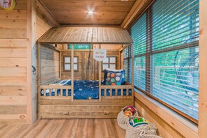 3 habitaciones, cuna de viaje, wifi y ropa de cama