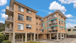 Exterior - Seaview 5 - Great Beach Views (Avoca Beach)