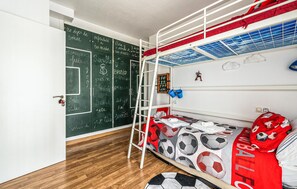 2 bedrooms, free WiFi, bed sheets
