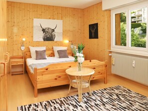 1 bedroom, travel crib, free WiFi