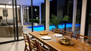 Dining - Modern luxury mansion in colonial style (Paramaribo)