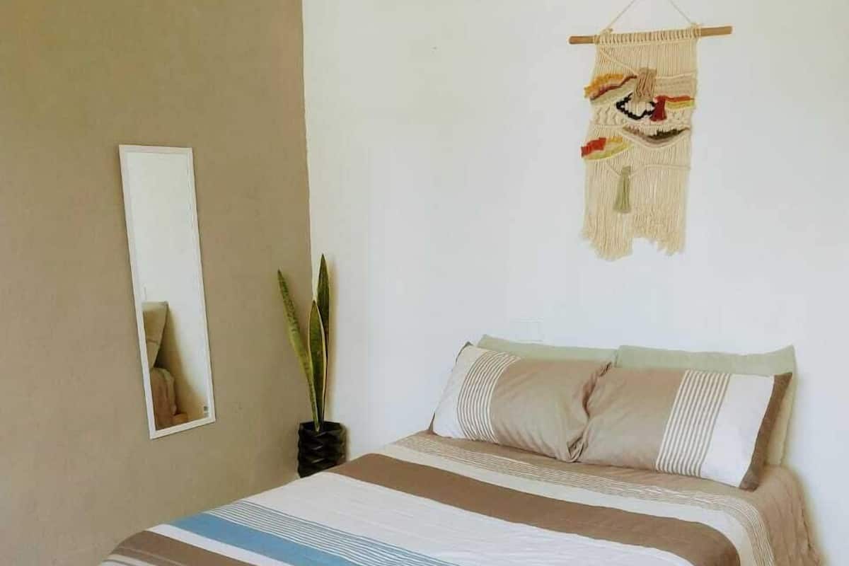 Standard Room, 1 Bedroom, Smoking, City View | Premium bedding, down comforters, pillowtop beds, iron/ironing board