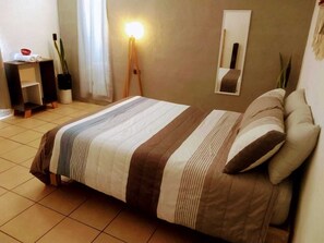 Standard Room, 1 Bedroom, Smoking, City View | Premium bedding, down comforters, pillowtop beds, iron/ironing board