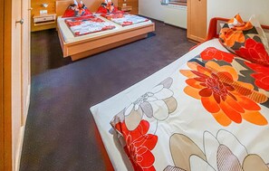 2 Schlafzimmer, Reisekinderbett, kostenloses WLAN