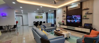 Desaru Brown House 22 pax KTV-BBQ-Netflix-Home Theatre