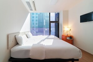 經濟雙床房 | 獨特裝潢、筆電工作空間、遮光布/窗簾、隔音