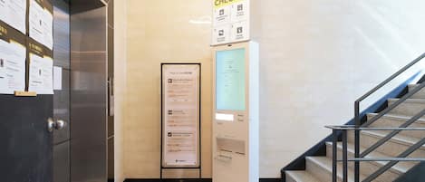 Quầy thủ tục nhận/trả phòng