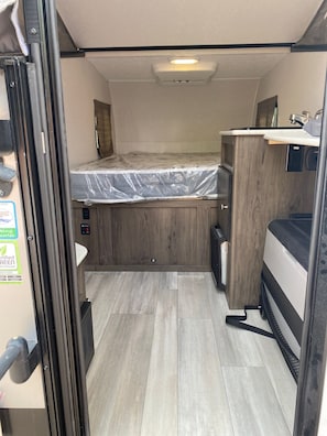 1 bedroom, bed sheets