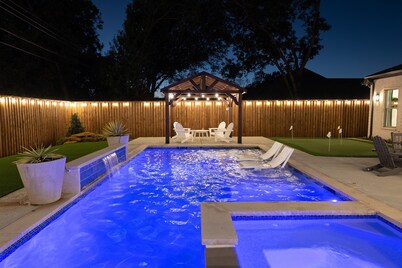 Resort Style Home Prime Walking Location to Stadiums