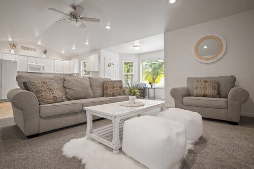 Peaceful Cul-De-Sac Home, 1 Min. Drive To Zoo MT!