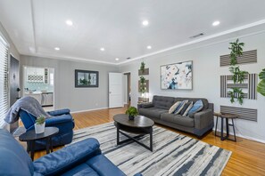 TV connectée, baby-foot, livres, imprimantes