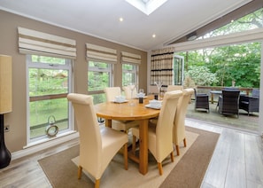 Dining - The Woodlands Retreat (Eaton, Congleton)
