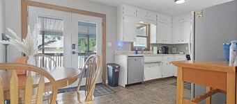 Luxury 5BR w/Pool & Hot Tub near Theme/Water Park