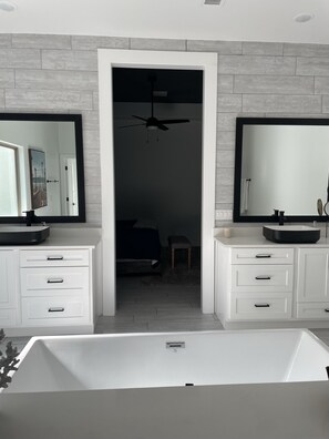 3 bedrooms, iron/ironing board, WiFi - Gorgeous open spaced home (El Paso)