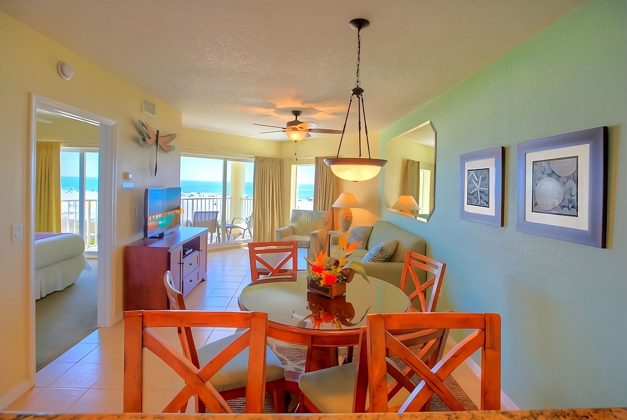 Your Relaxing Getaway Awaits! Free Parking, Direct Beach Access, Heated Pool