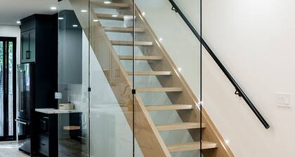 Stunning renovated home 10 min to downtown
