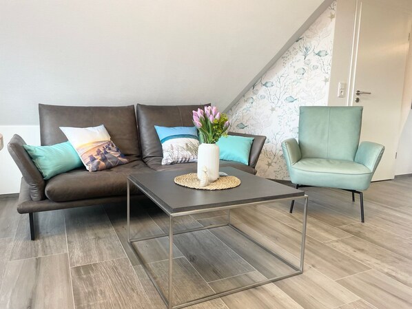 Unclassified image, 1 of 21, button