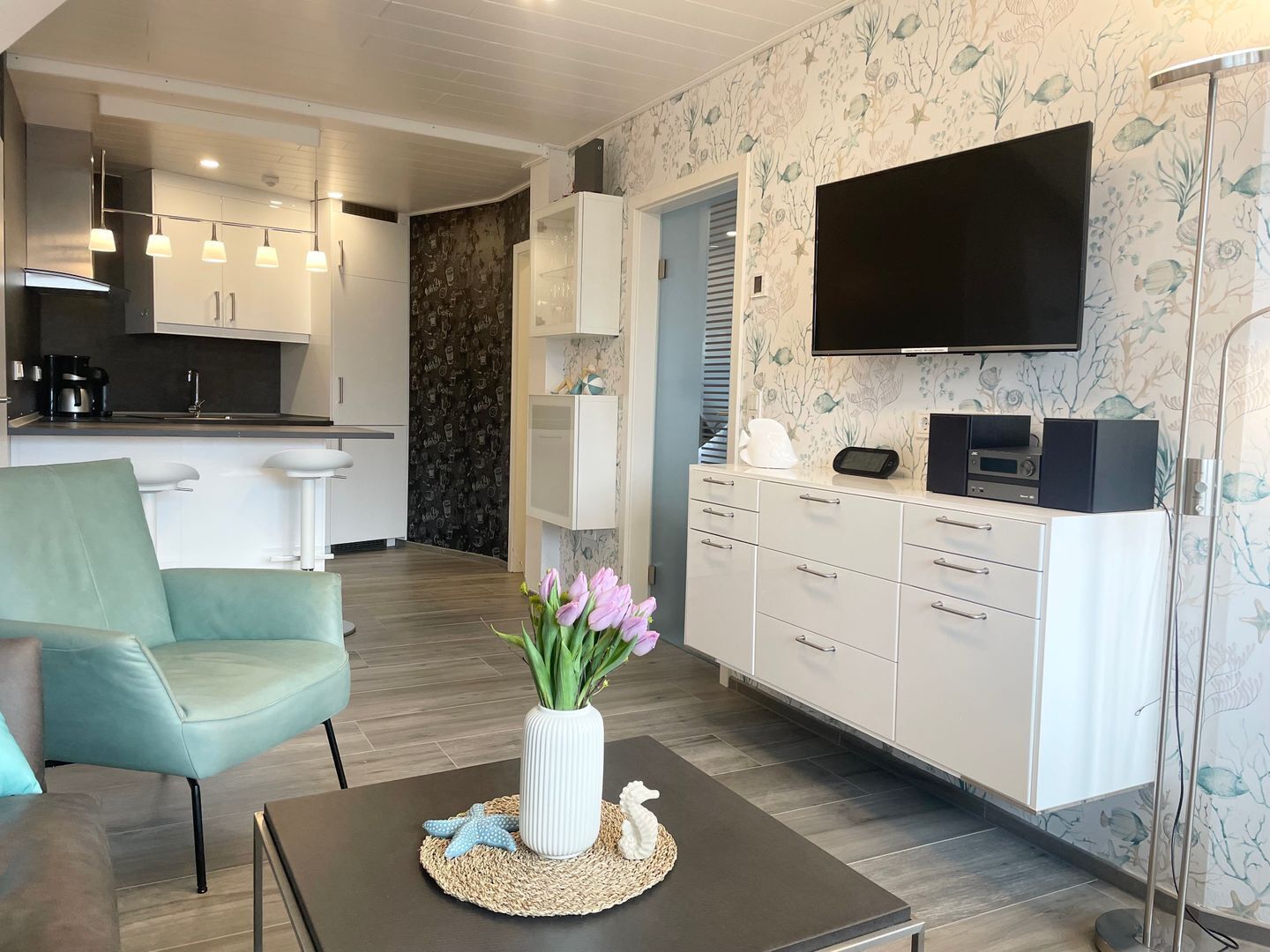 Fernseher, Stereoanlage