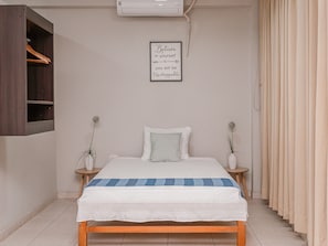 Traditional Triple Room | Free WiFi, bed sheets - Leveint Executive Hotel (Callería)