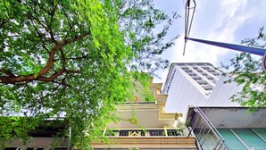 ด้านหน้าที่พัก