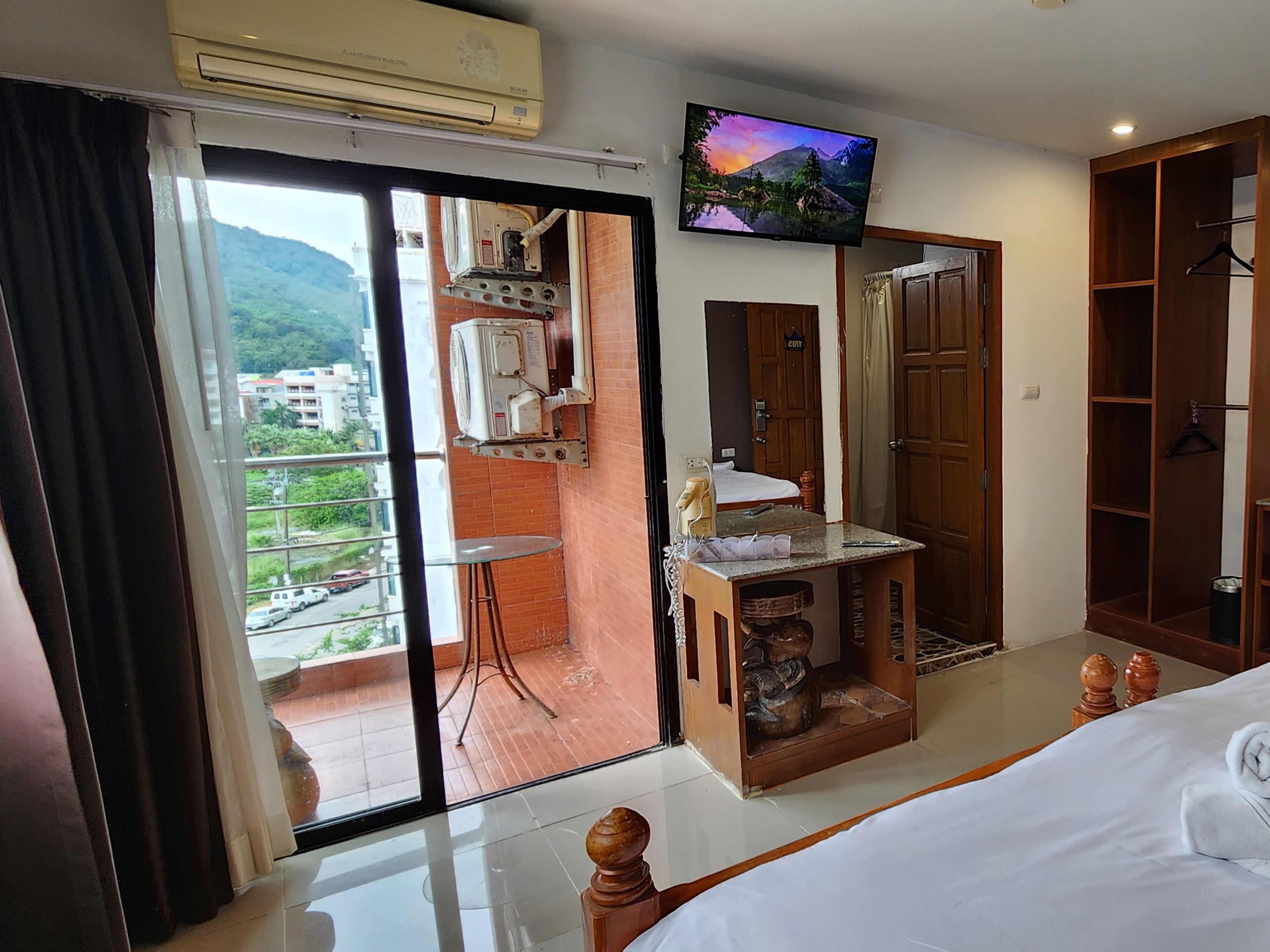 Deluxe Room, Balcony | Balcony