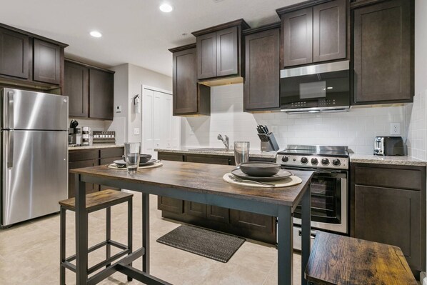 Fridge, microwave, oven, stovetop