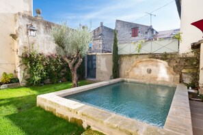 Piscine extérieure, piscine chauffée