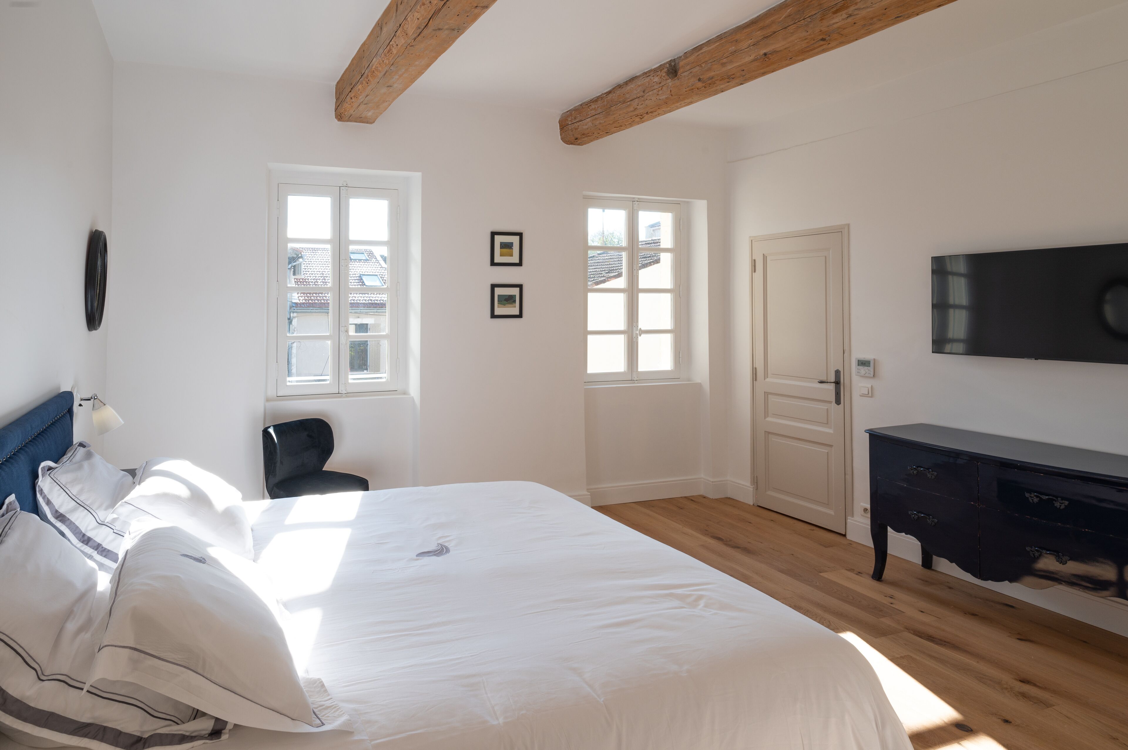 4 slaapkamers, een strijkplank/strijkijzer, reisbedje, wifi