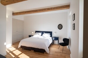 4 bedrooms, iron/ironing board, travel crib, WiFi