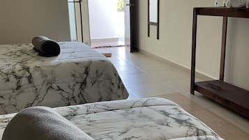 Decoración personalizada, muebles diferentes y escritorio