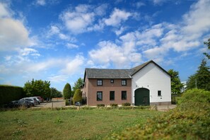 Exterior - Attractive apartment in South Limburg (Klimmen)