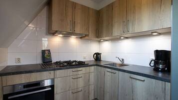 Microwave, dishwasher, coffee/tea maker