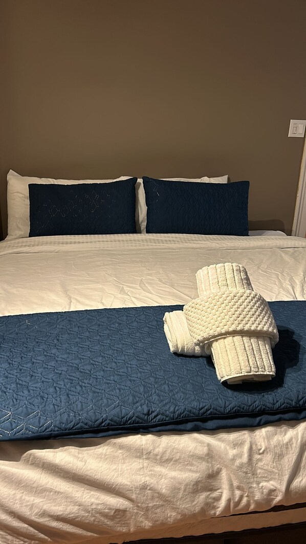 3 bedrooms, iron/ironing board, free WiFi, bed sheets