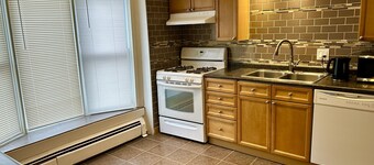 Entire Place ( 3 beds Main House) 